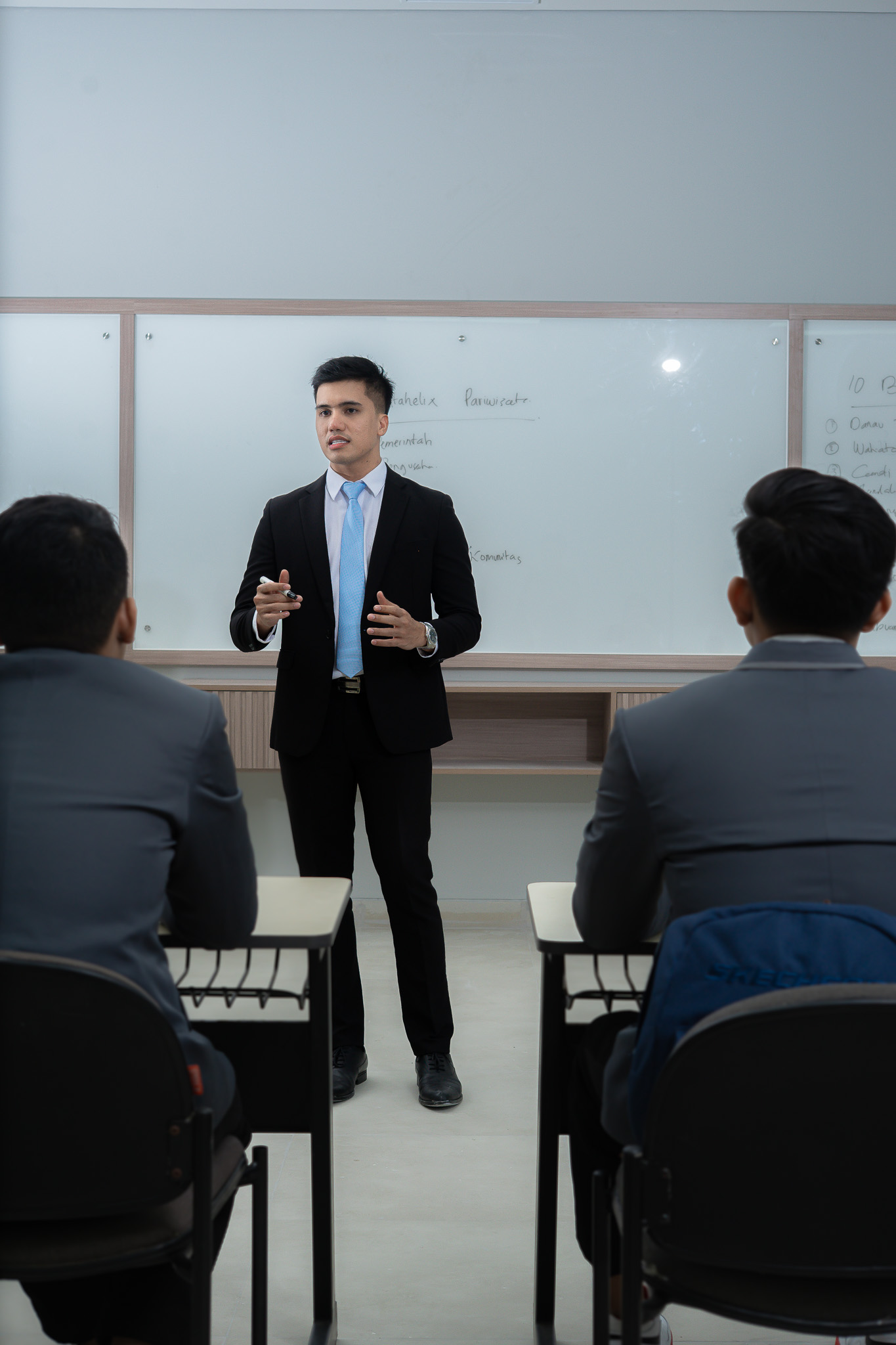 Universitas Pariwisata Indonesia IPTI – Kampus Tedja Indonesia dengan desain arsitektur modern klasik.